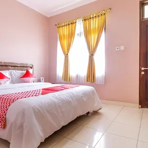 Oyo 2456 Purnama House Kuta 2* Kuta Lombok